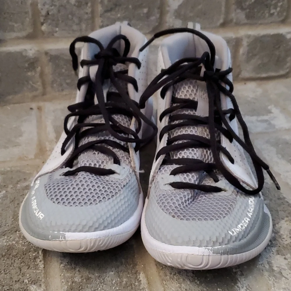 Under Armour Sneakers High Top Size 7.5 Jet Shoes White Gray Black Laces